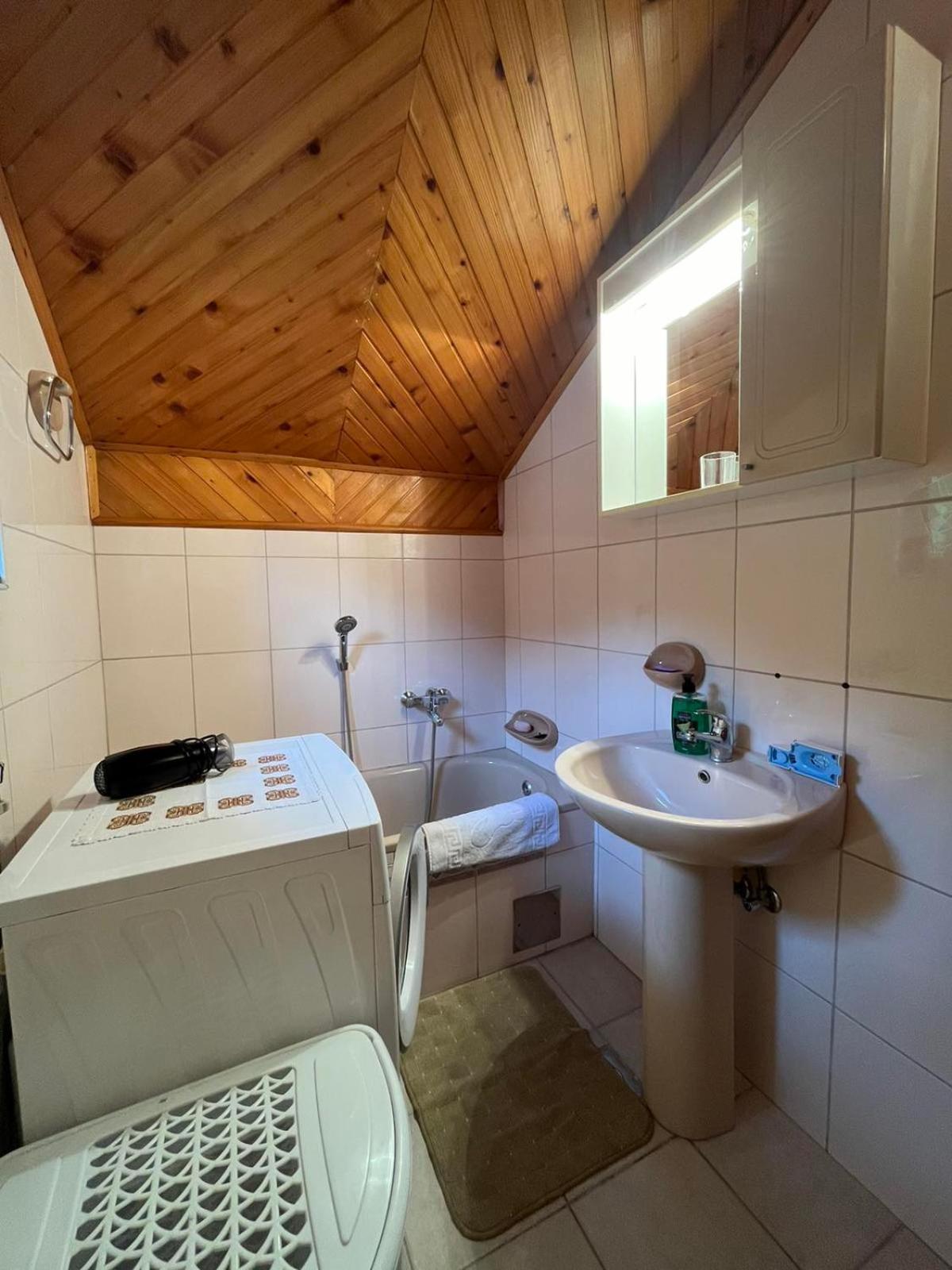 Guesthouse Vratnik Sarajevo Exteriör bild