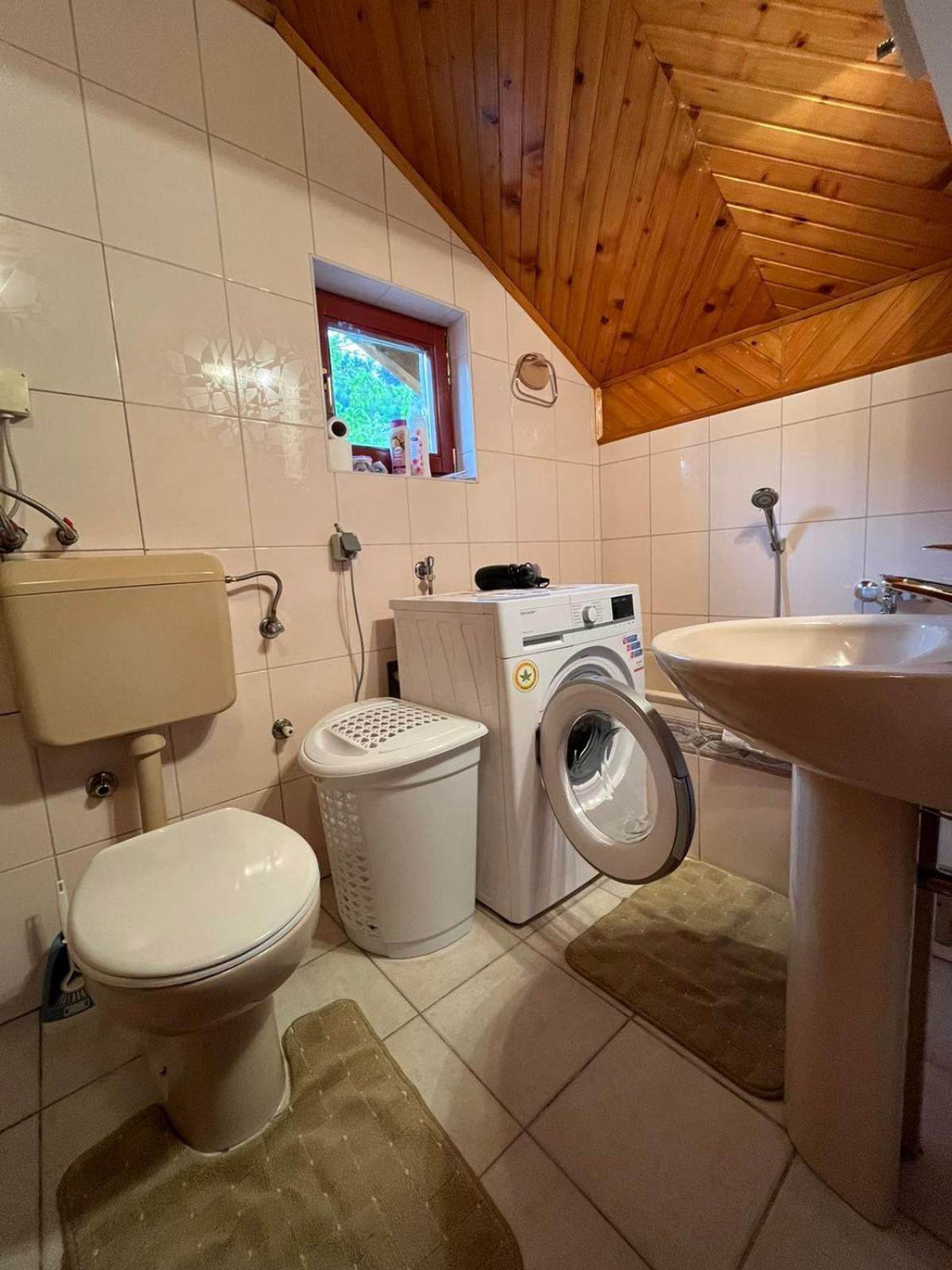 Guesthouse Vratnik Sarajevo Exteriör bild